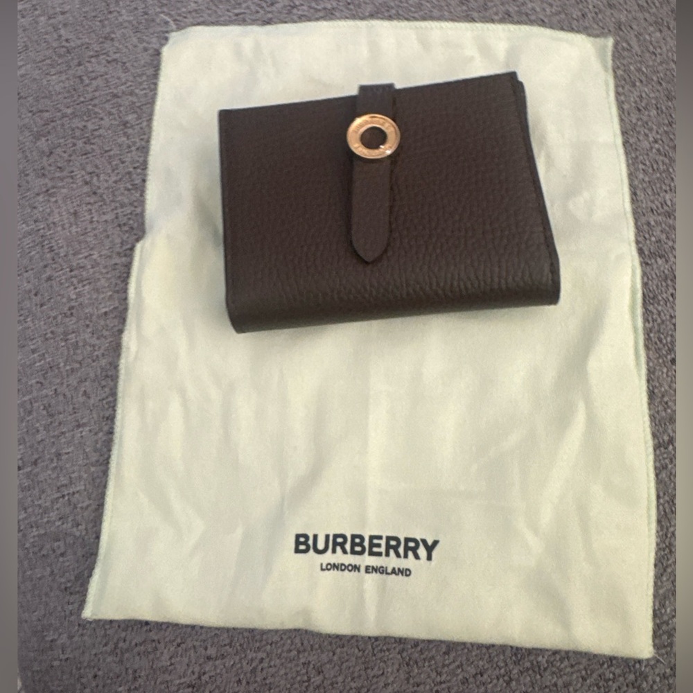 Burberry NWT EDIE Grained Leather Bifold Card Wallet Brown